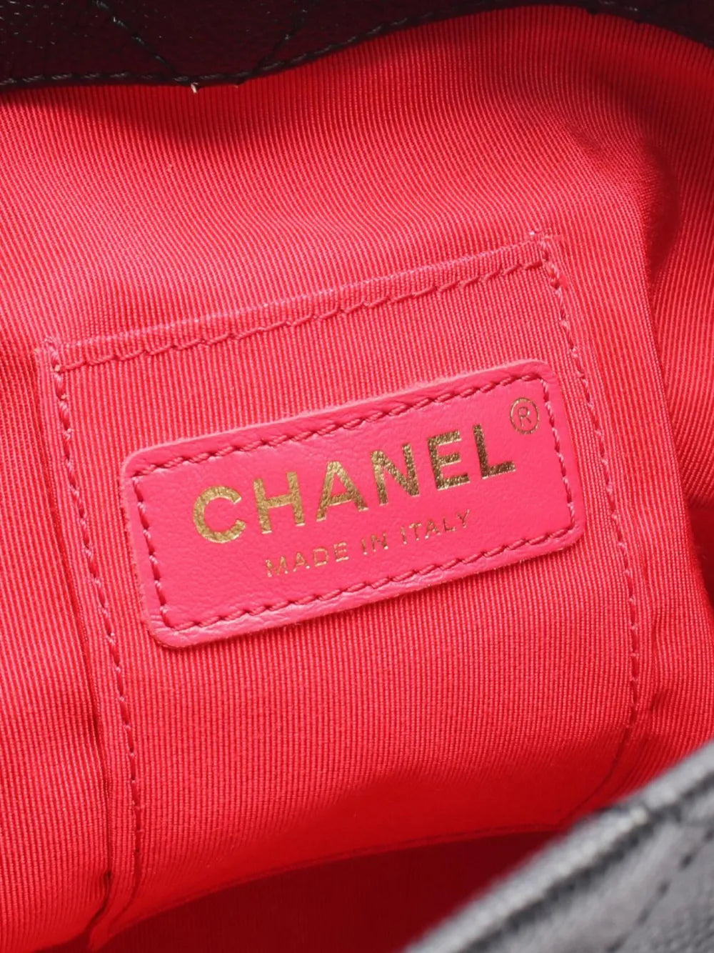 Pre-OwnedCHANEL Pre-Ownedmini 2020 matelasse chain bag