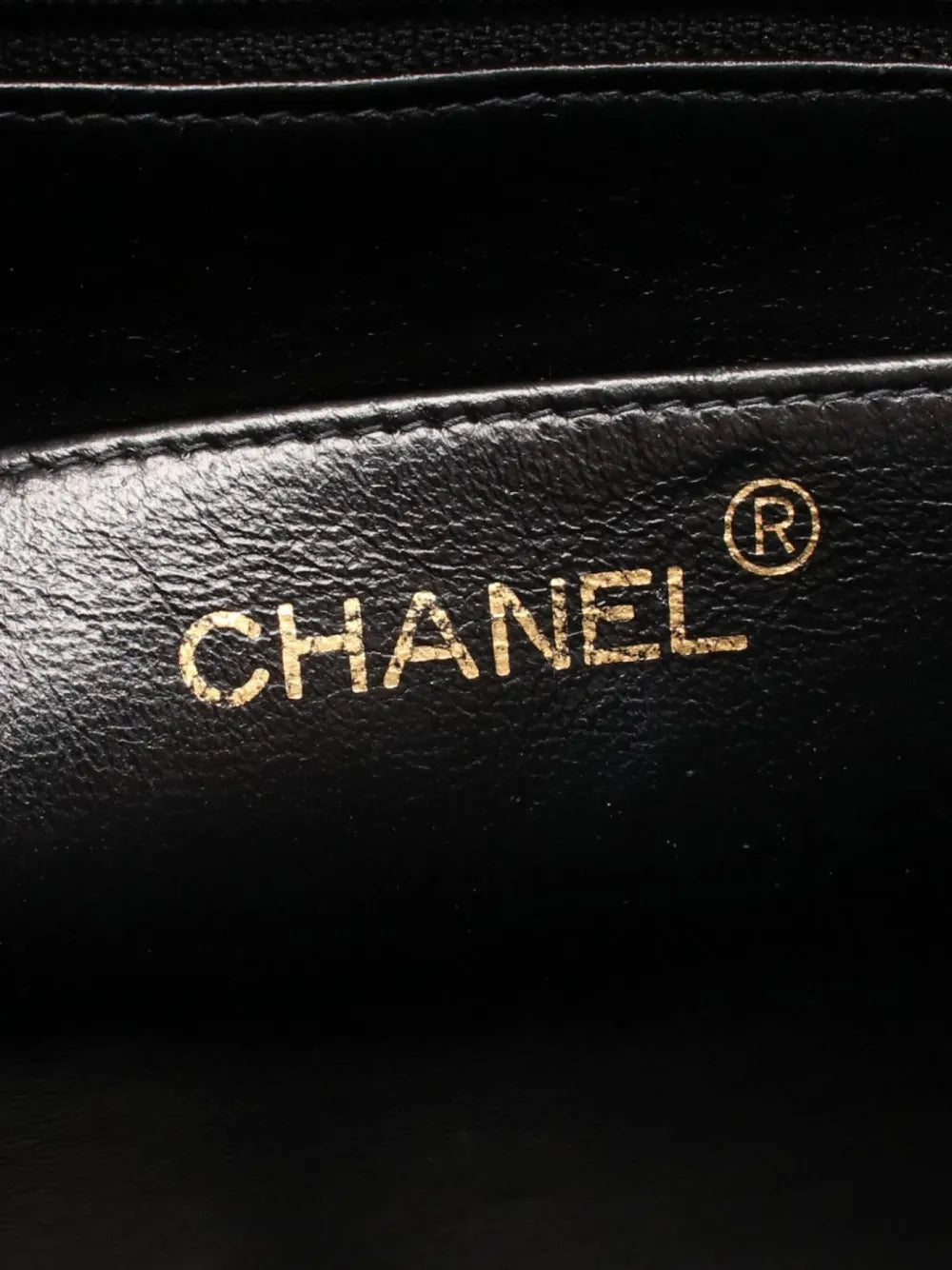 Pre-OwnedCHANEL Pre-Owned1990s matelassé chain shoulder bag