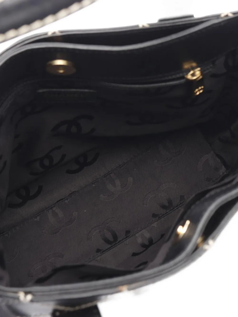 Pre-OwnedCHANEL Pre-Owned2002-2003 stitch detail handbag