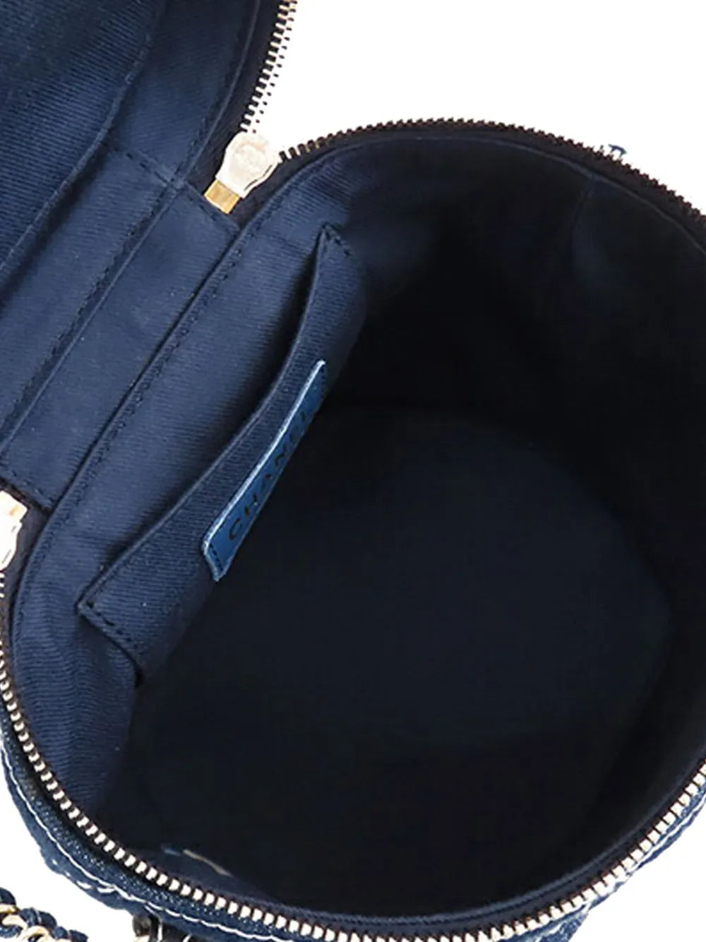 Pre-OwnedCHANEL Pre-Owned2019 CC Quilted Denim Vanity Bag satchel