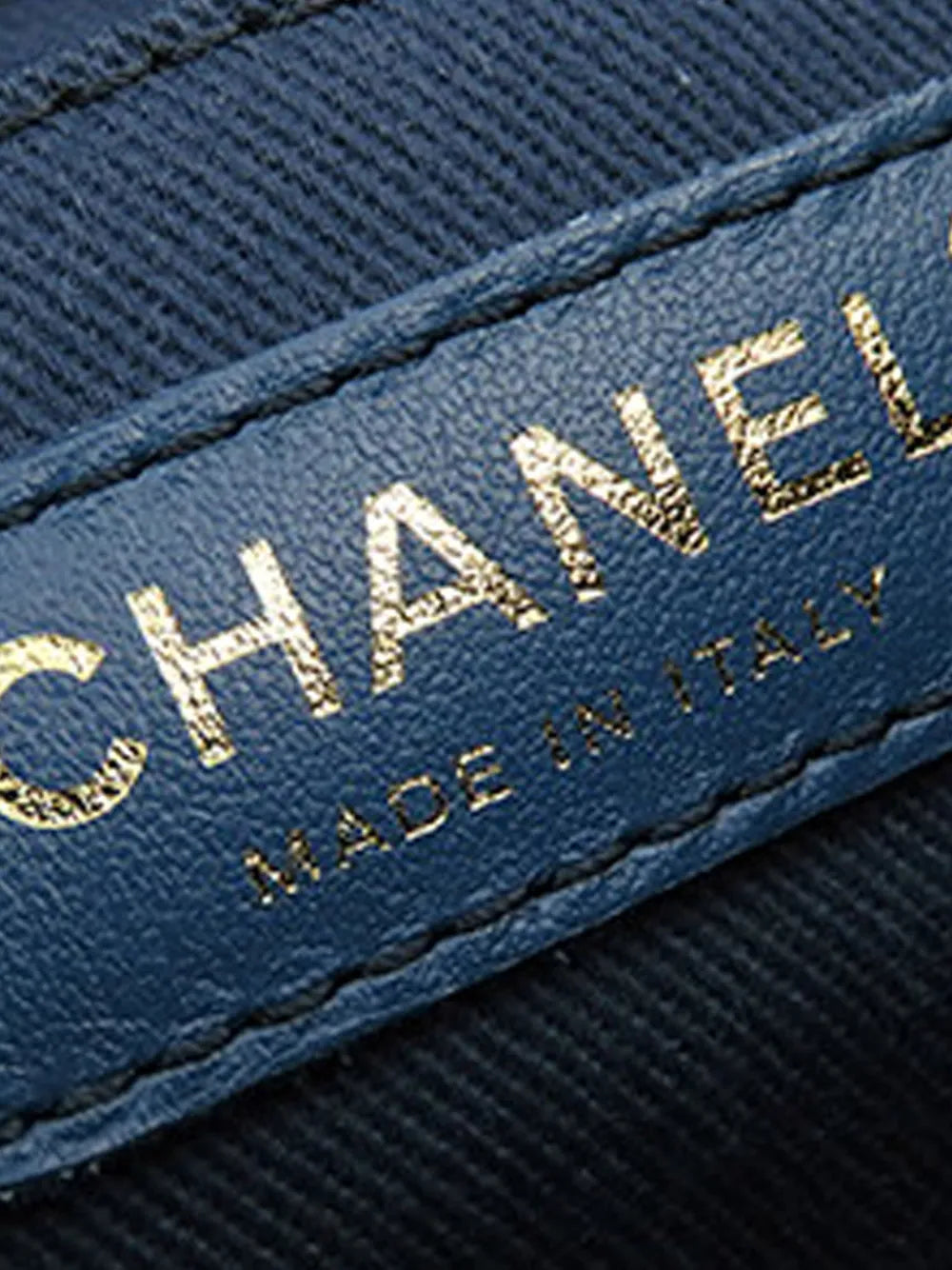 Pre-OwnedCHANEL Pre-Owned2019 CC Quilted Denim Vanity Bag satchel