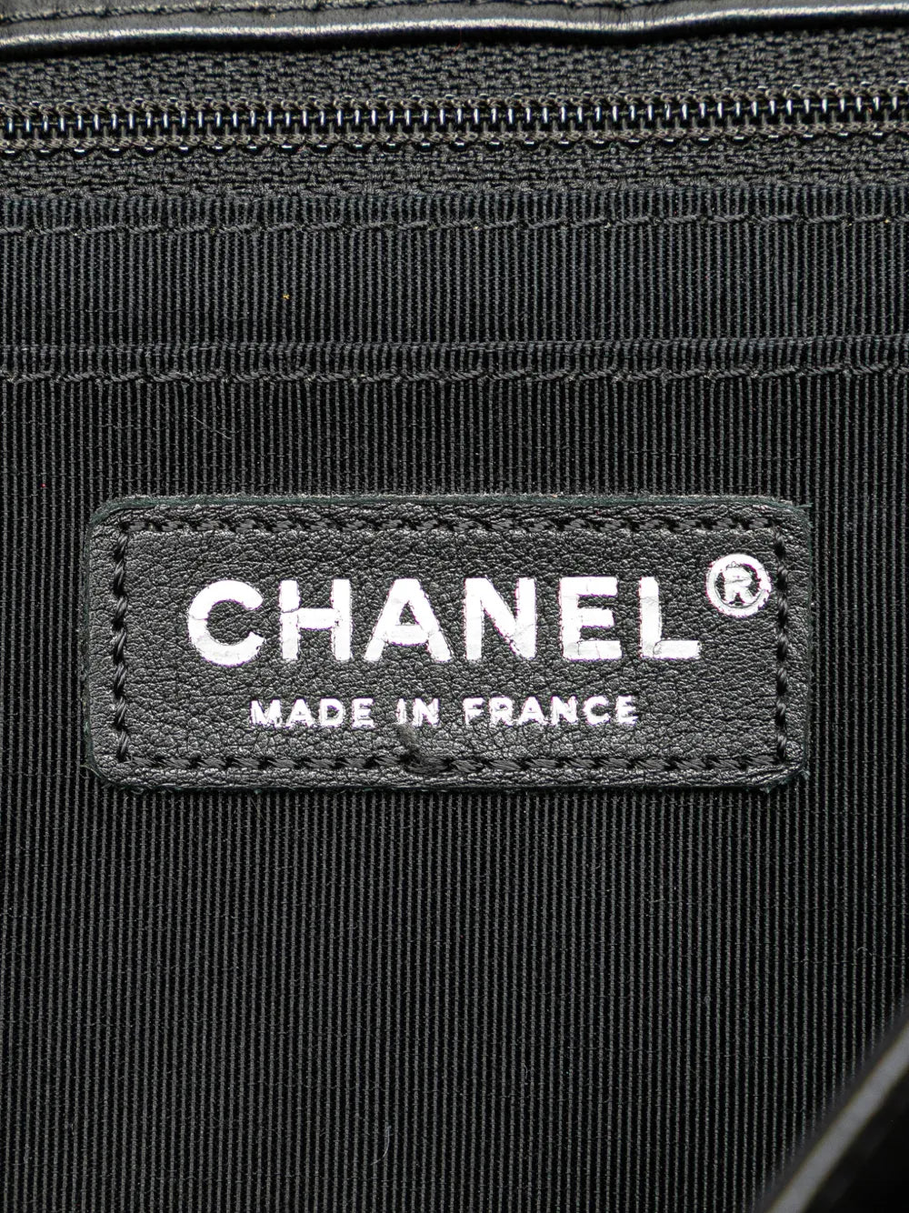 Pre-OwnedCHANEL Pre-Owned2010-2011 Jumbo Chevron Lambskin Leo Lion Flap shoulder bag