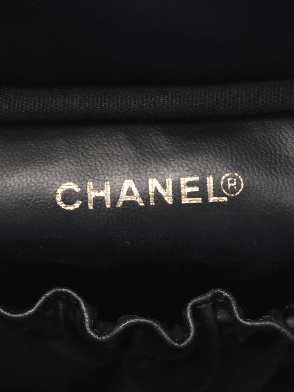Pre-OwnedCHANEL Pre-Owned2002-2003 CC Caviar Case vanity bag