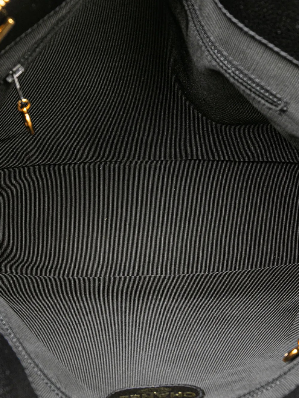 Pre-OwnedCHANEL Pre-Owned1996-1997 Caviar Logo shoulder bag