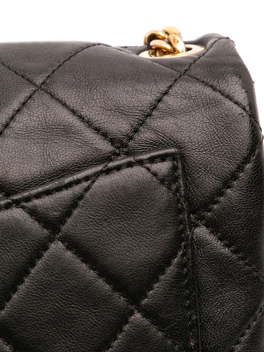 Pre-OwnedCHANEL Pre-Owned2021-2025 Small Quilted Lambskin Resin Pearl Chain Flap crossbody bag