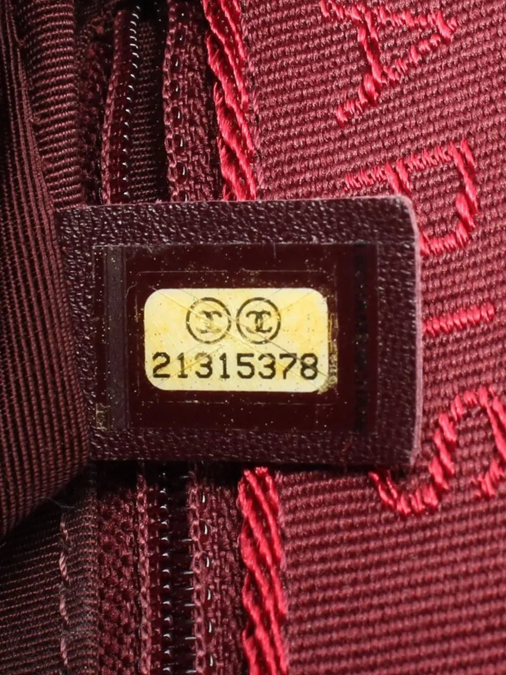 Pre-OwnedCHANEL Pre-Owned2015-2016 Paris Salzburg Mini Quilted Glazed Calfskin and Felt Edelweiss Flower Flap crossbody bag