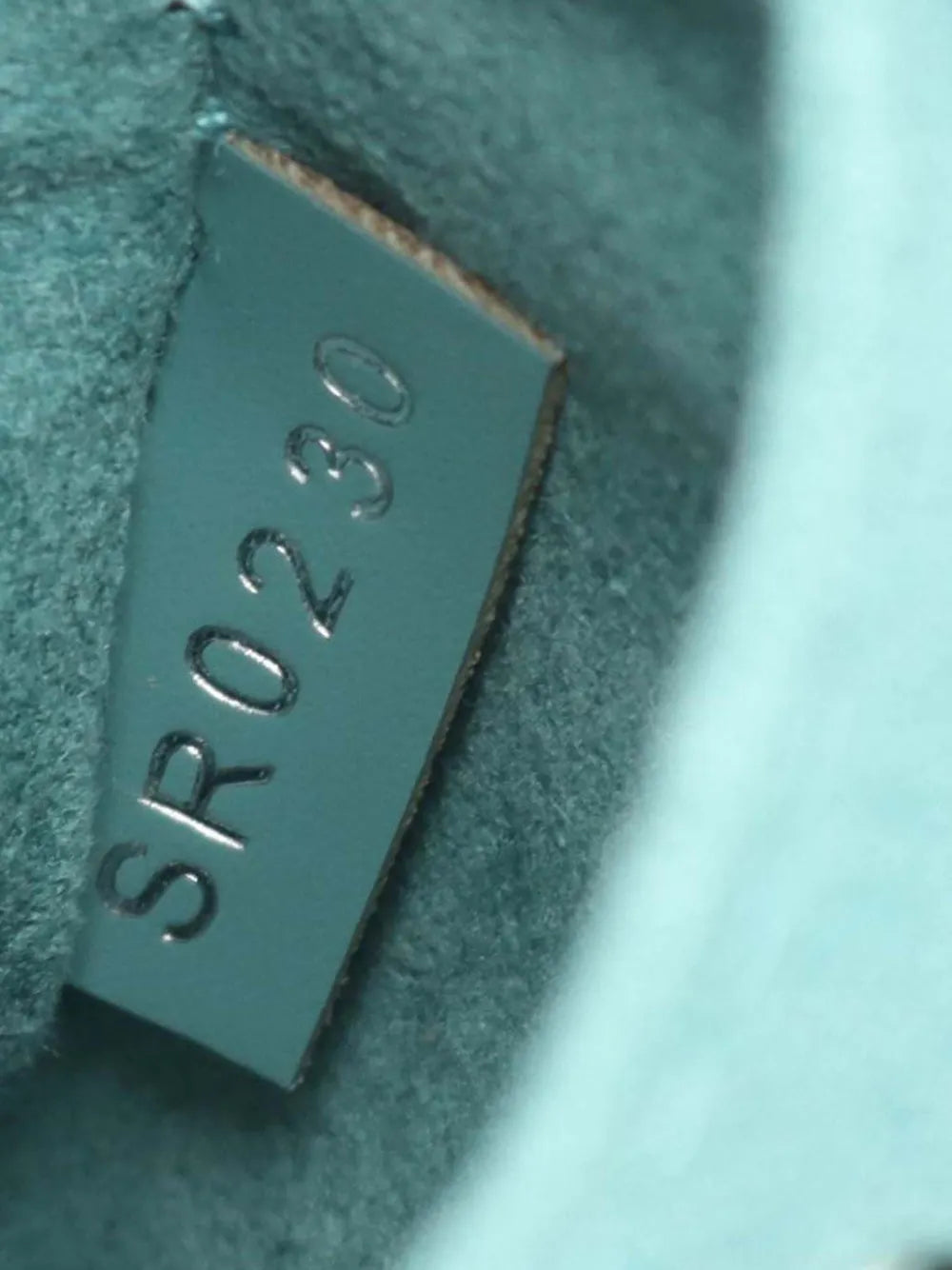 Pre-OwnedLouis Vuitton Pre-Owned2020 Epi Neonoe BB bucket bag