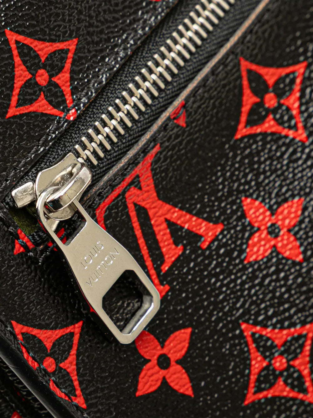 Pre-OwnedLouis Vuitton Pre-Owned2016 Monogram Infrarouge Pochette Metis satchel