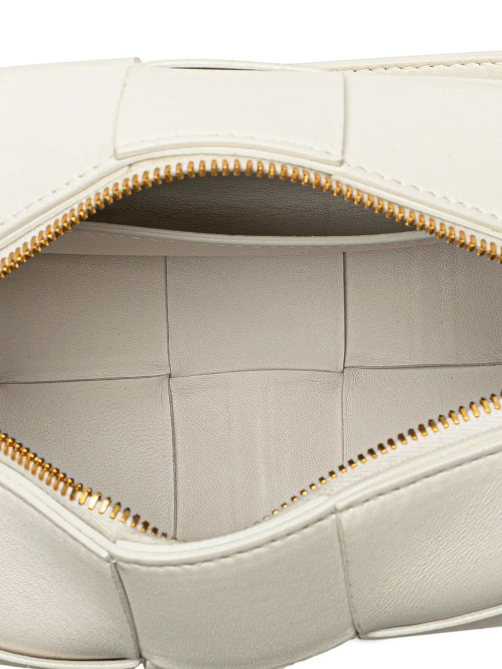 Pre-OwnedBottega Veneta Pre-Owned2012-2025 Small Lambskin Intrecciato Brick Cassette shoulder bag