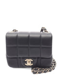 Pre-OwnedCHANEL Pre-Owned2021 quilted mini flap chain shoulder bag