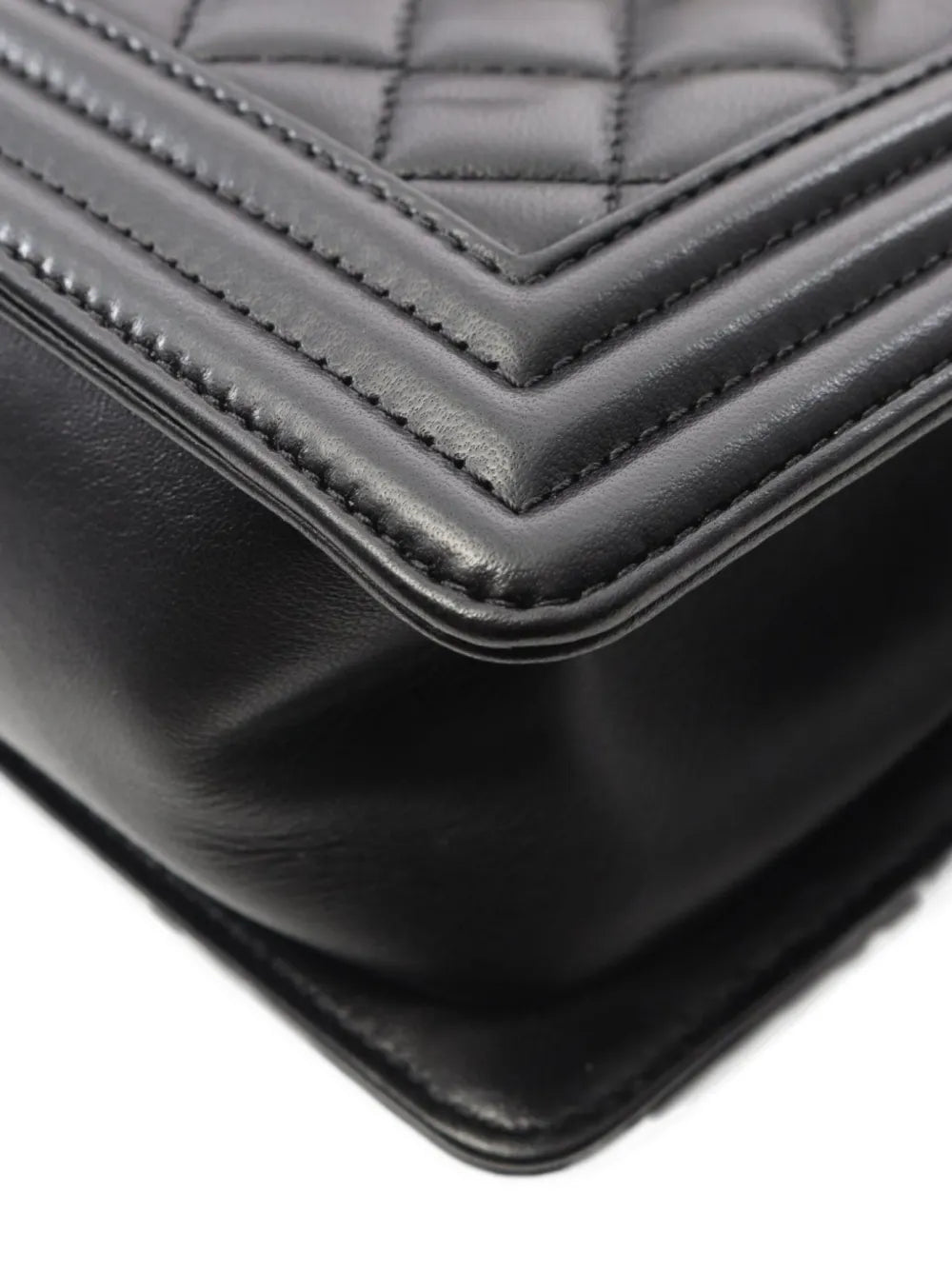 Pre-OwnedCHANEL Pre-Owned2016 quilted chain shoulder bag