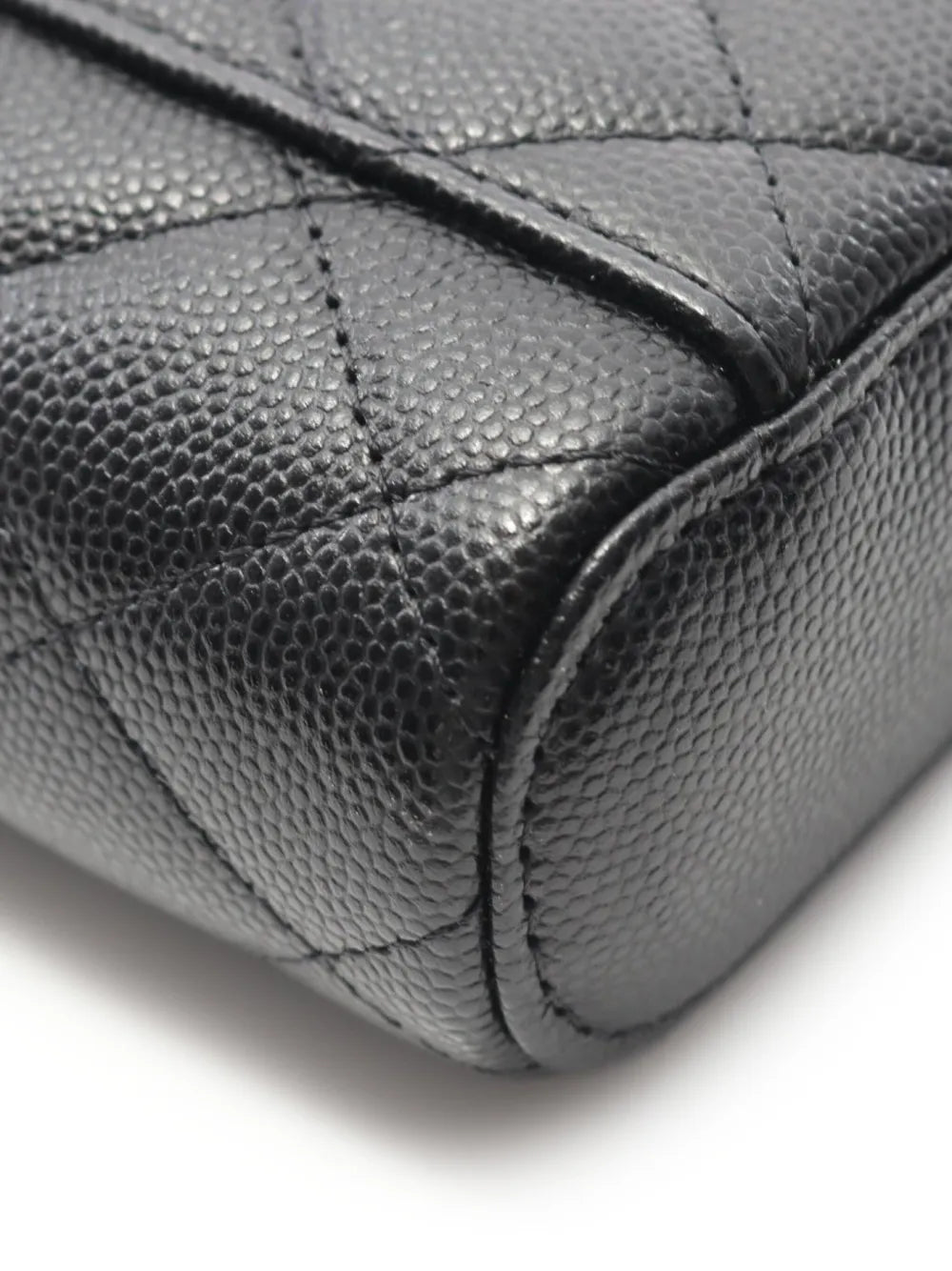 Pre-OwnedCHANEL Pre-Owned2010s matelasse Vanity bag