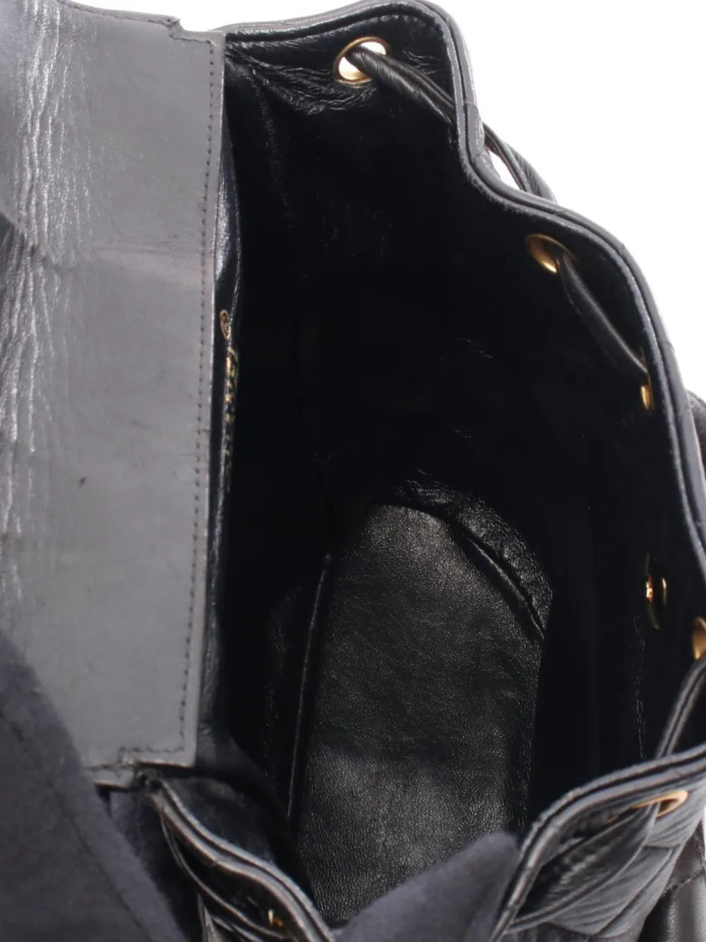 Pre-OwnedCHANEL Pre-Owned2000s diamond-quilted backpack