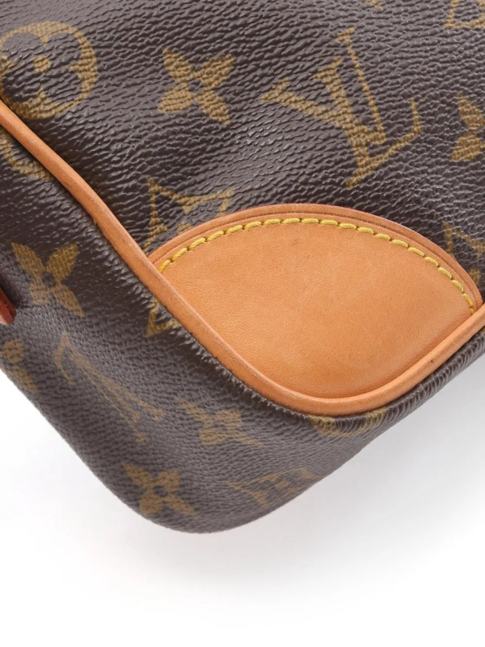 Pre-OwnedLouis Vuitton Pre-Owned1999 Trocadero 27 monogram shoulder bag