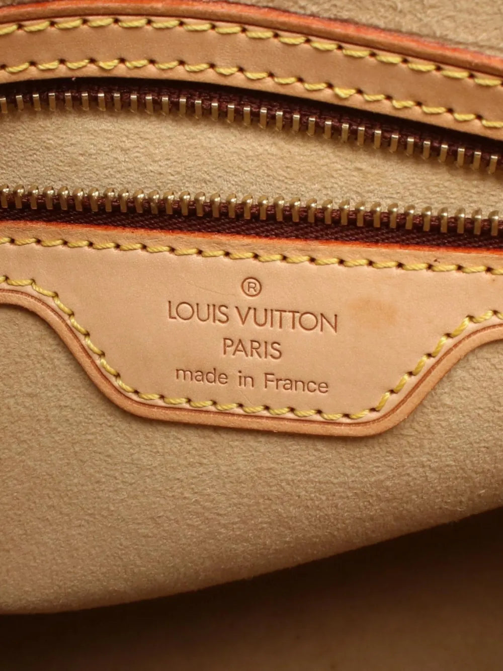 Pre-OwnedLouis Vuitton Pre-Owned2003 Looping MM shoulder bag