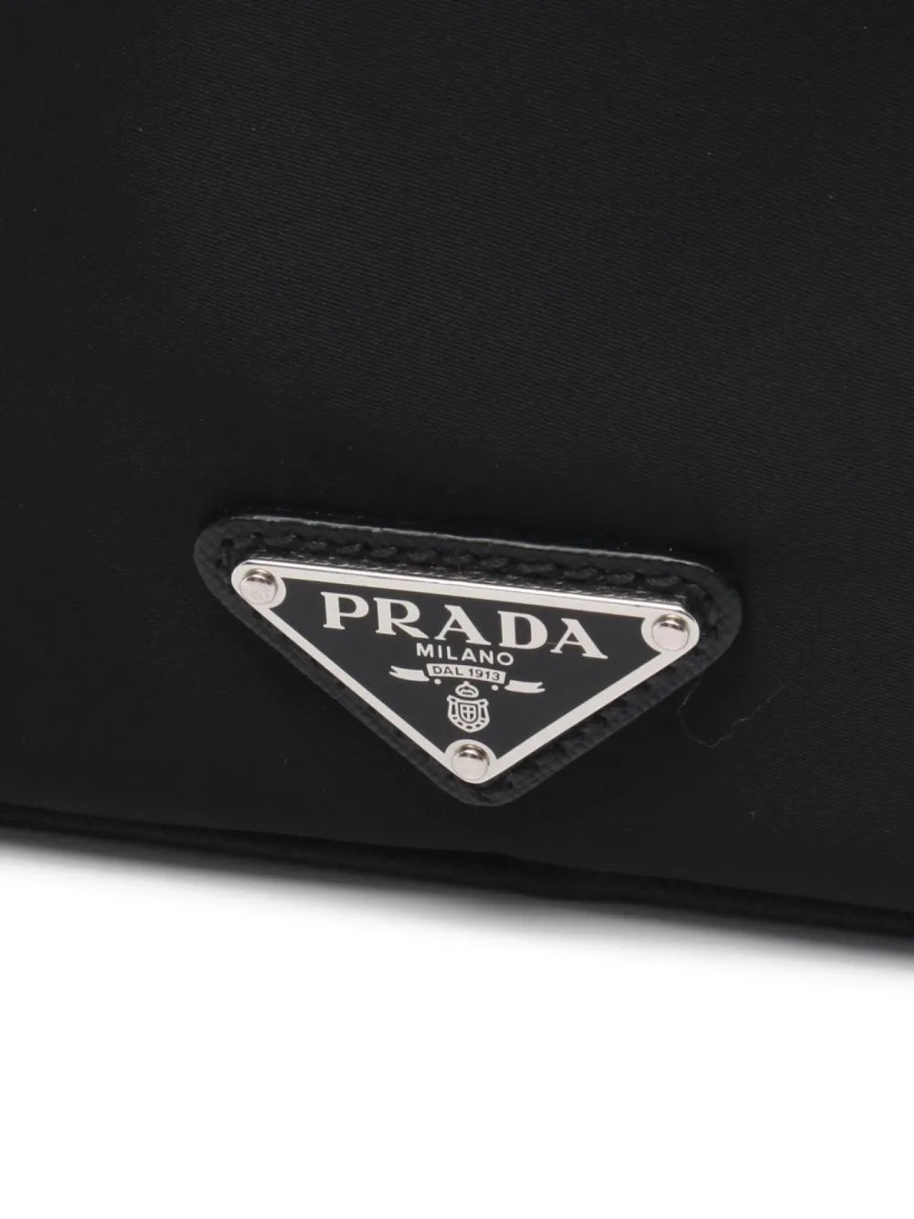 Pre-OwnedPrada Pre-Owned2010s Tessuto shoulder bag