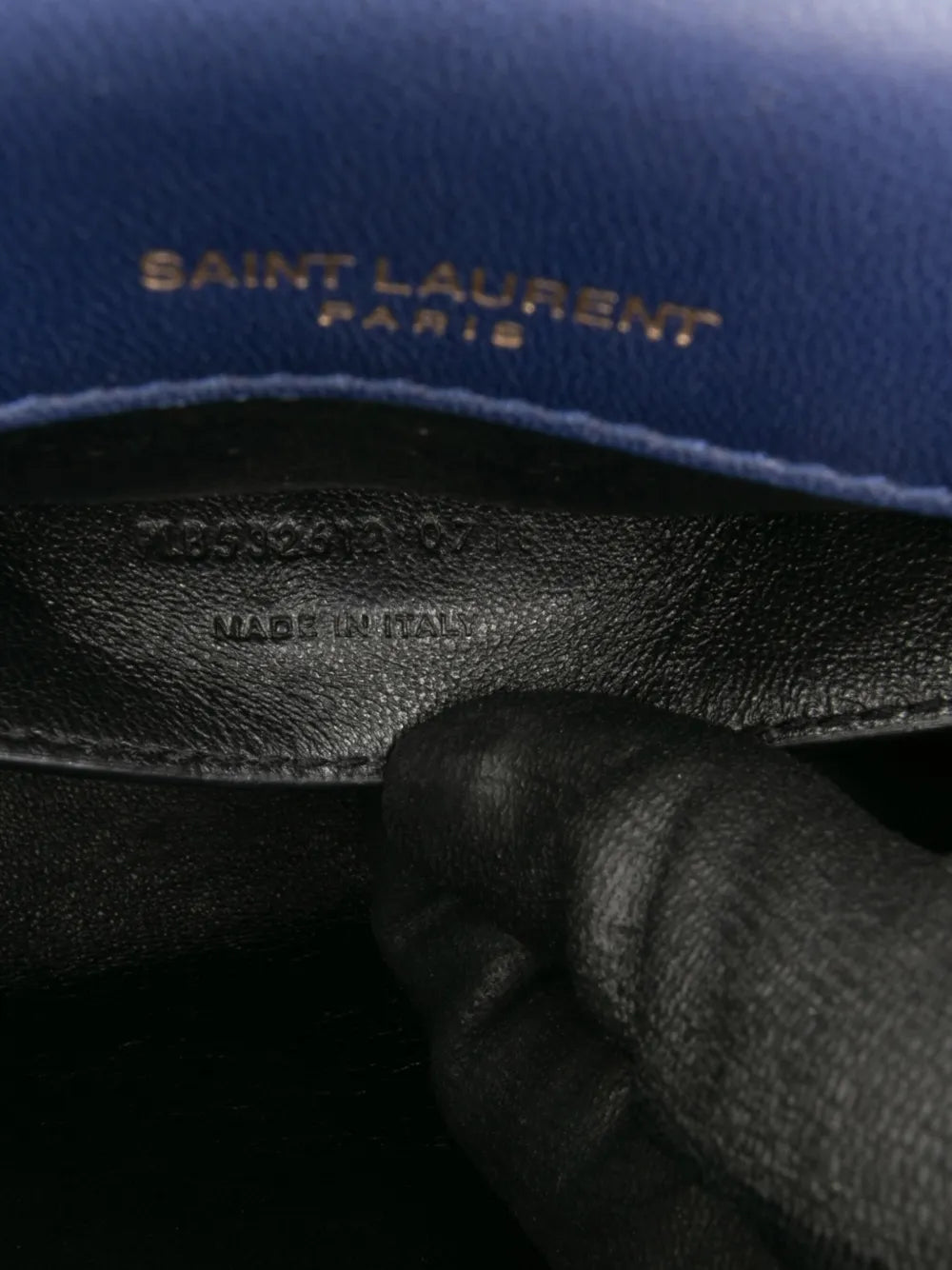 Pre-OwnedSaint Laurent Pre-Owned2018 Medium Lambskin Monogram Vicky Chain Bag crossbody bag