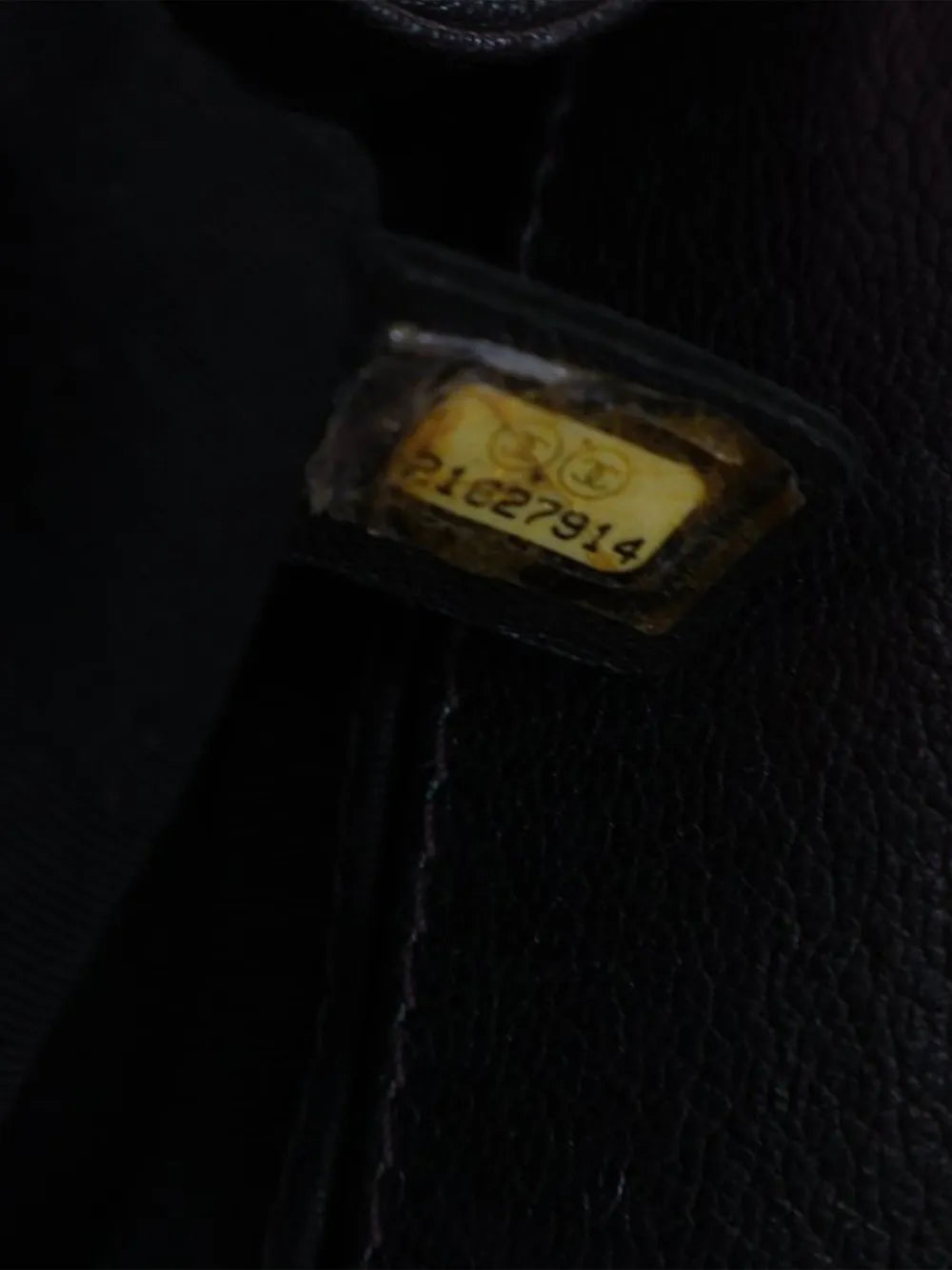 Pre-OwnedCHANEL Pre-Owned2015-2016 Old Medium Quilted Iridescent Goatskin Boy Flap crossbody bag