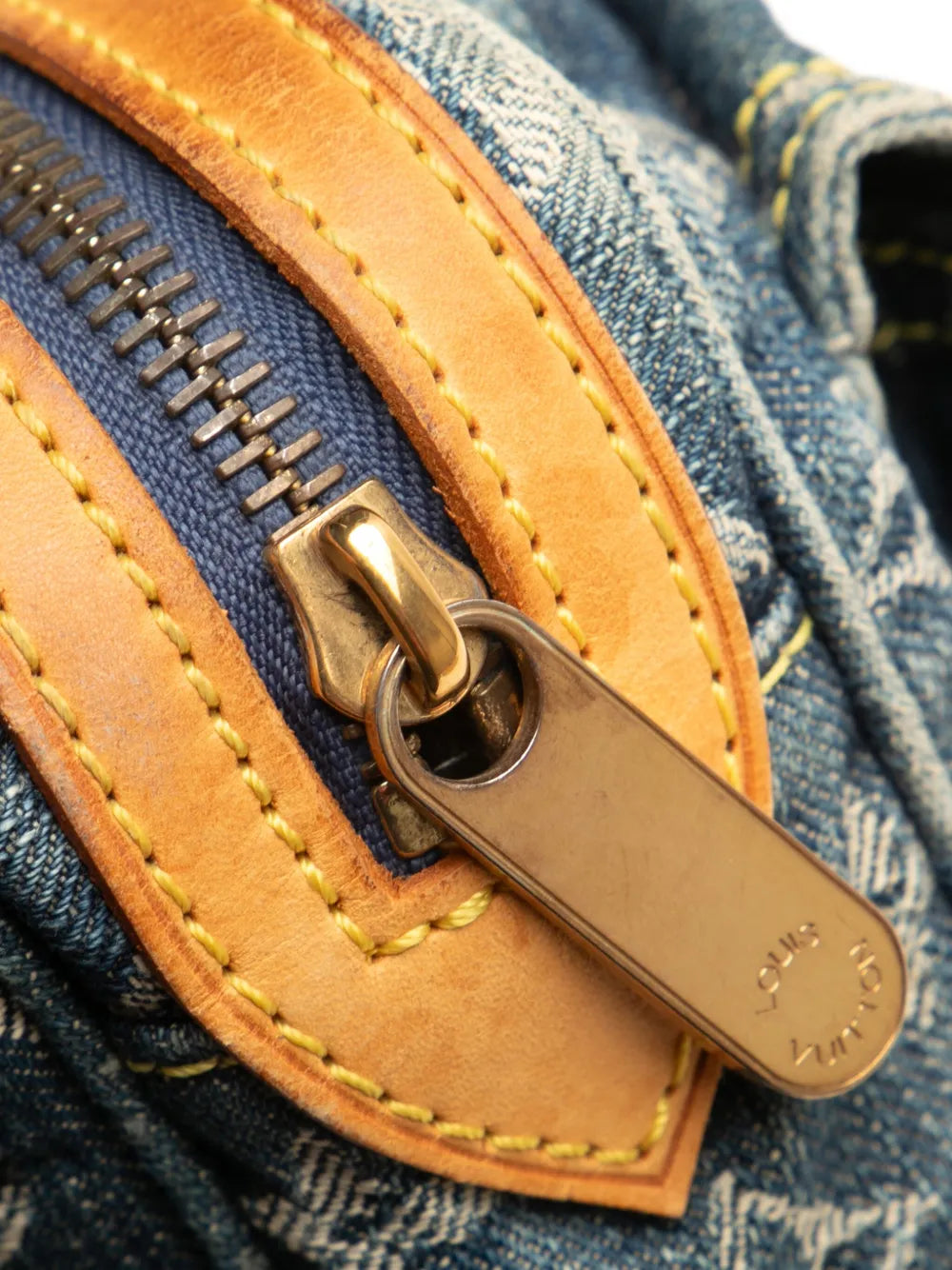 Pre-OwnedLouis Vuitton Pre-Owned2007 Monogram Denim Bum Bag belt bag