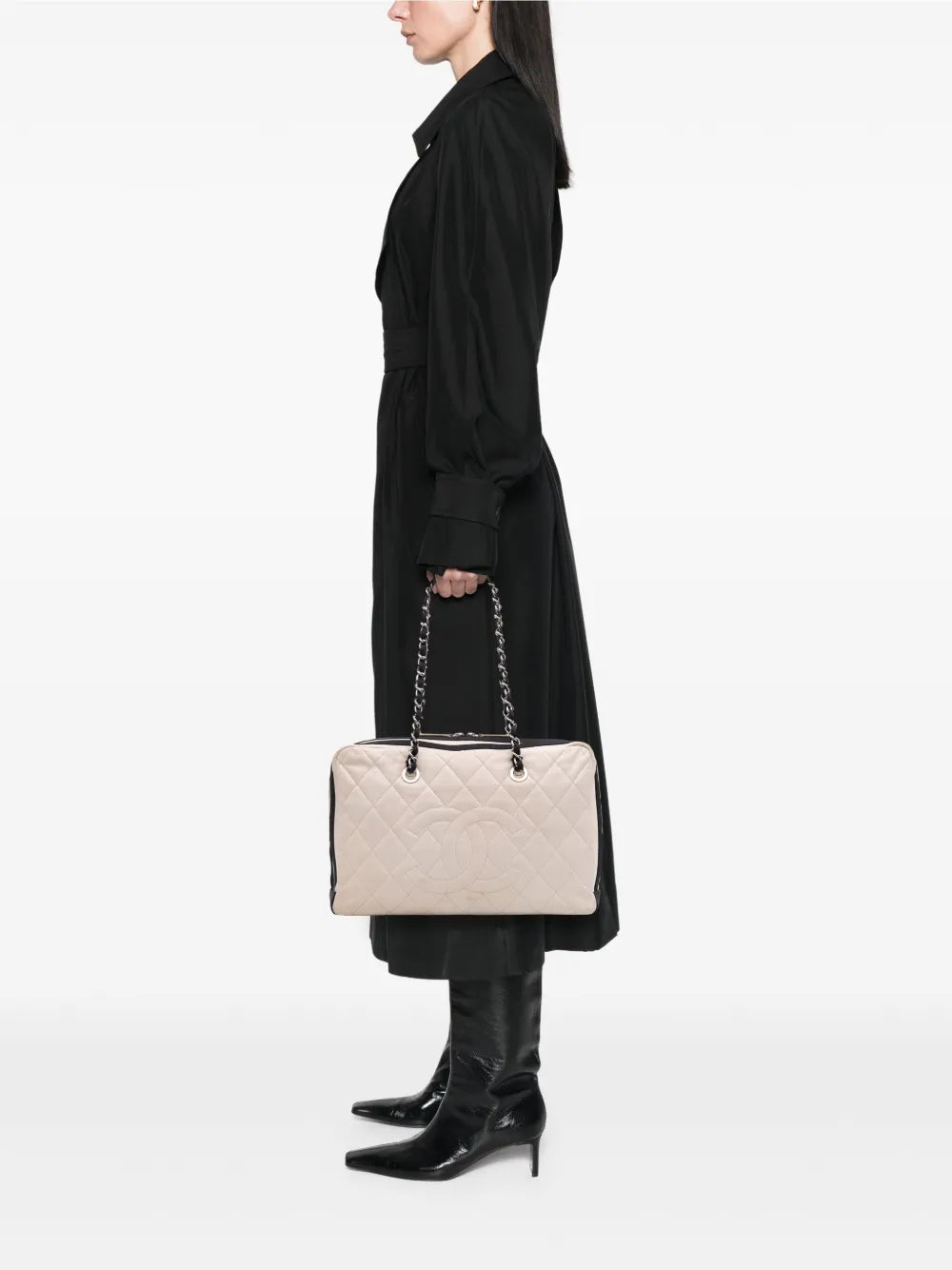 Pre-OwnedCHANEL Pre-Owned2009-2010 CC Quilted Lambskin Zip shoulder bag