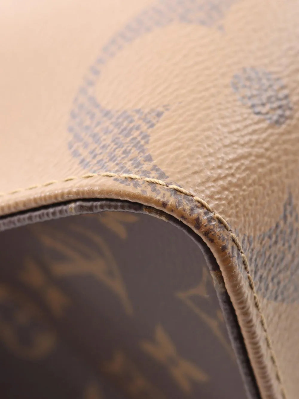 Pre-OwnedLouis Vuitton Pre-Owned2021 Monogram Giant OnTheGo MM satchel