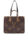 Pre-OwnedLouis Vuitton Pre-Owned2021 Monogram Giant OnTheGo MM satchel