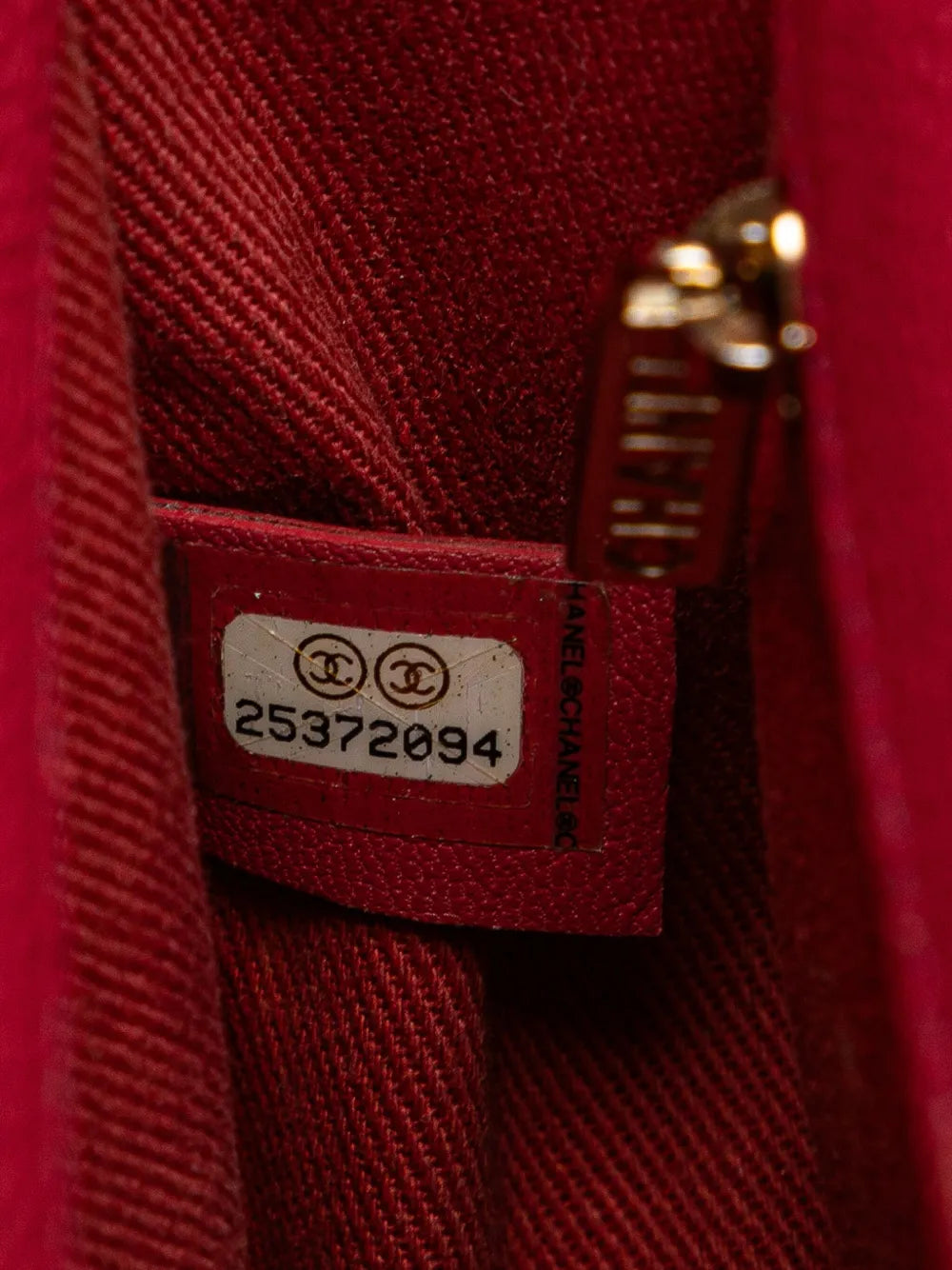 Pre-OwnedCHANEL Pre-Owned2018 Small Caviar Paris Cuba Thread Around Flap satchel