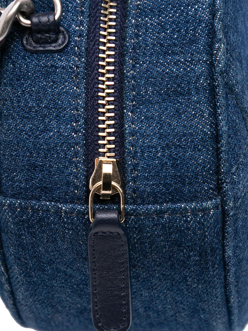 Pre-OwnedCHANEL Pre-Owned2021 Denim 19 Round Clutch with Chain satchel