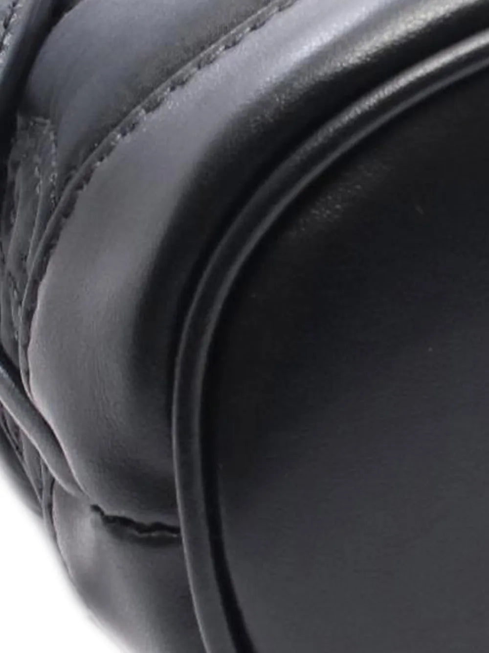 Pre-OwnedGucci Pre-Owned2016-2025 GG Matelasse Leather bucket bag