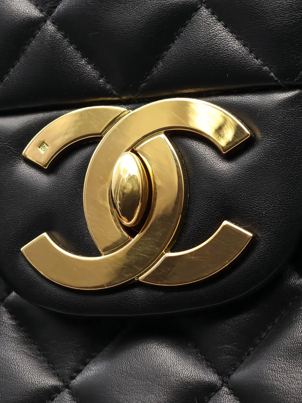 Pre-OwnedCHANEL Pre-Owned1990's matelasschain shoulder bag