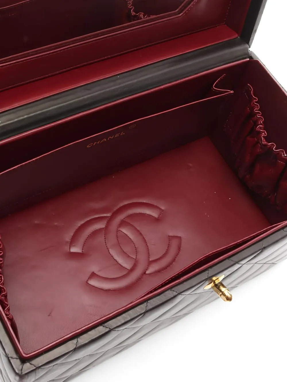 Pre-OwnedCHANEL Pre-OwnedMatelassvanity bag