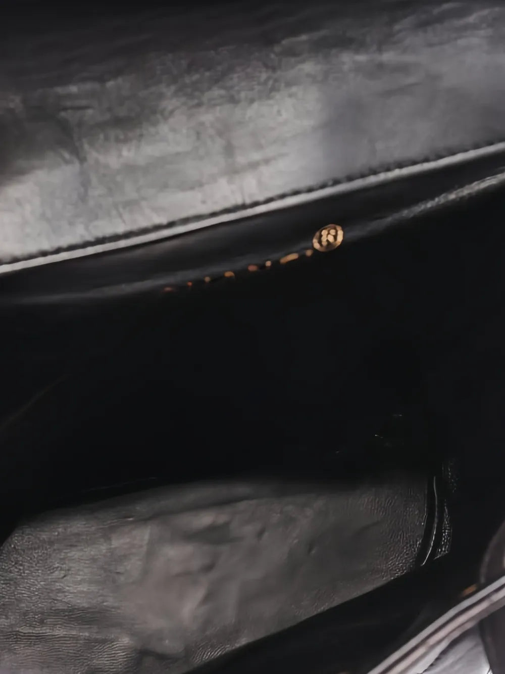 Pre-OwnedCHANEL Pre-Ownedmatelassleather backpack