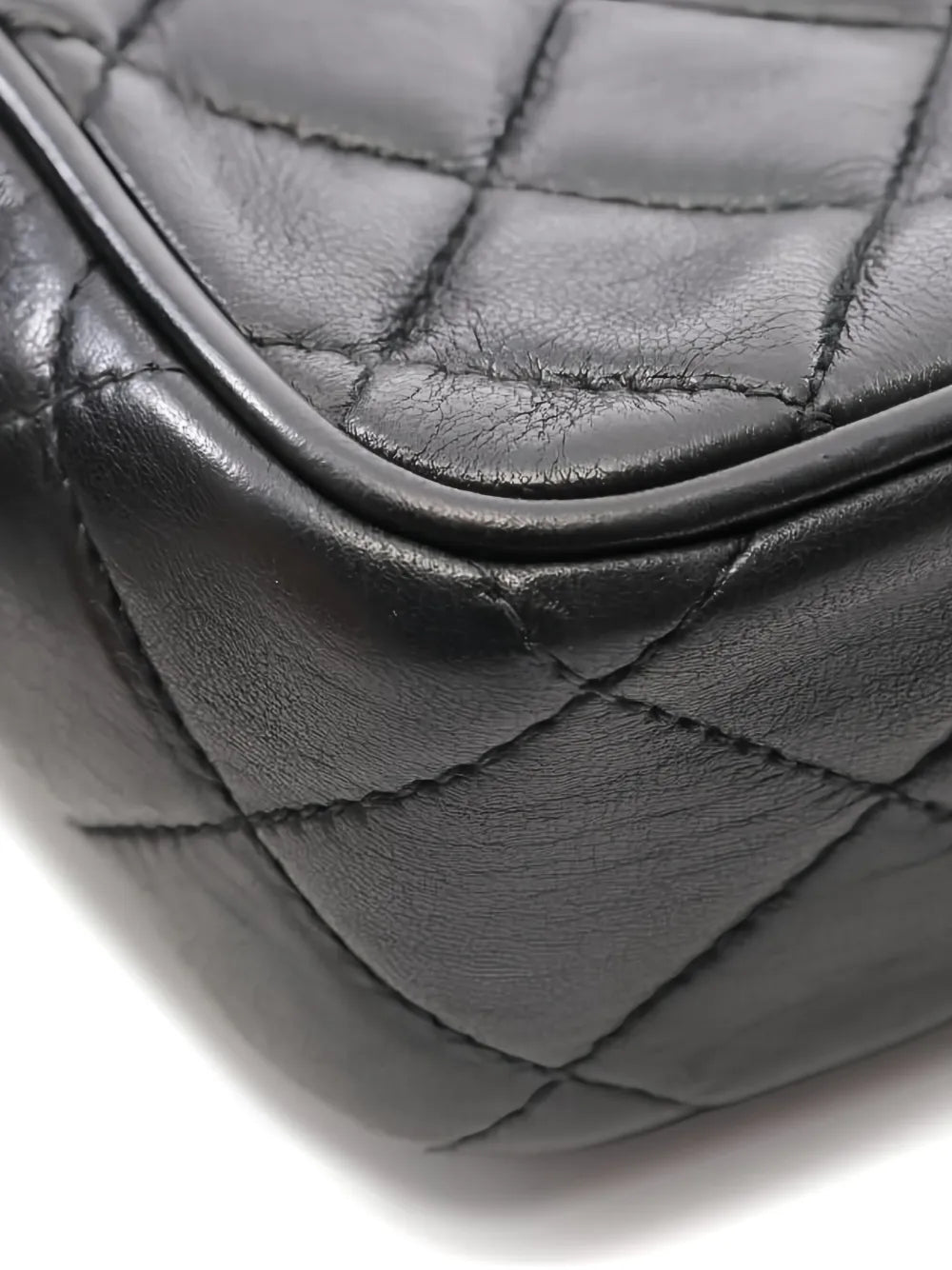 Pre-OwnedCHANEL Pre-Ownedmatelassleather chain bag