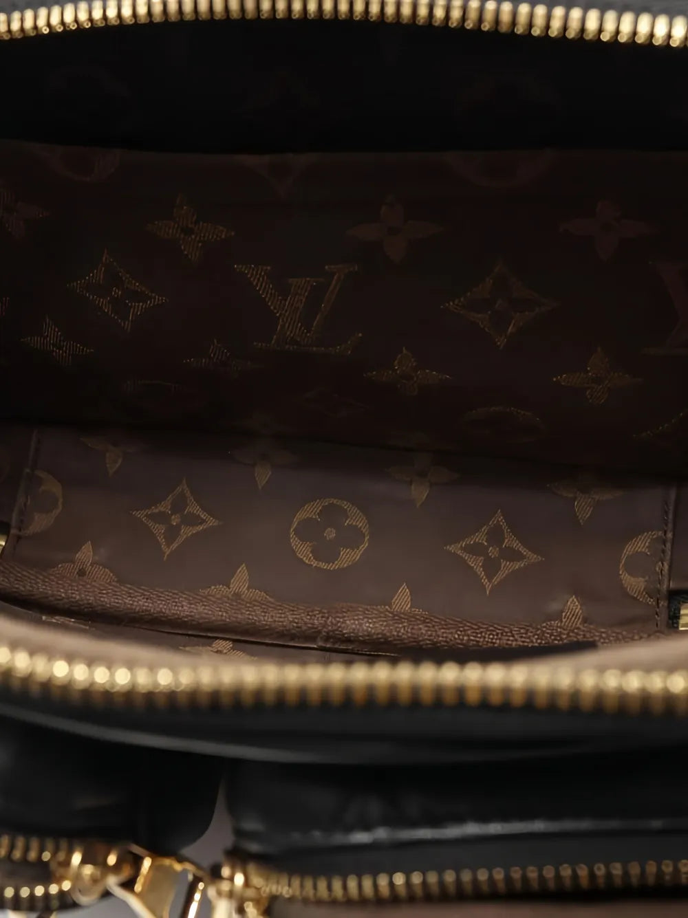 Pre-OwnedLouis Vuitton Pre-OwnedUtility crossbody bag