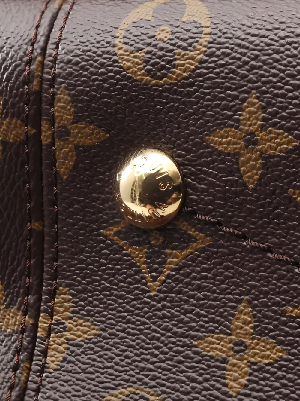Pre-OwnedLouis Vuitton Pre-Owned2010 Artsy MM Monogram tote bag