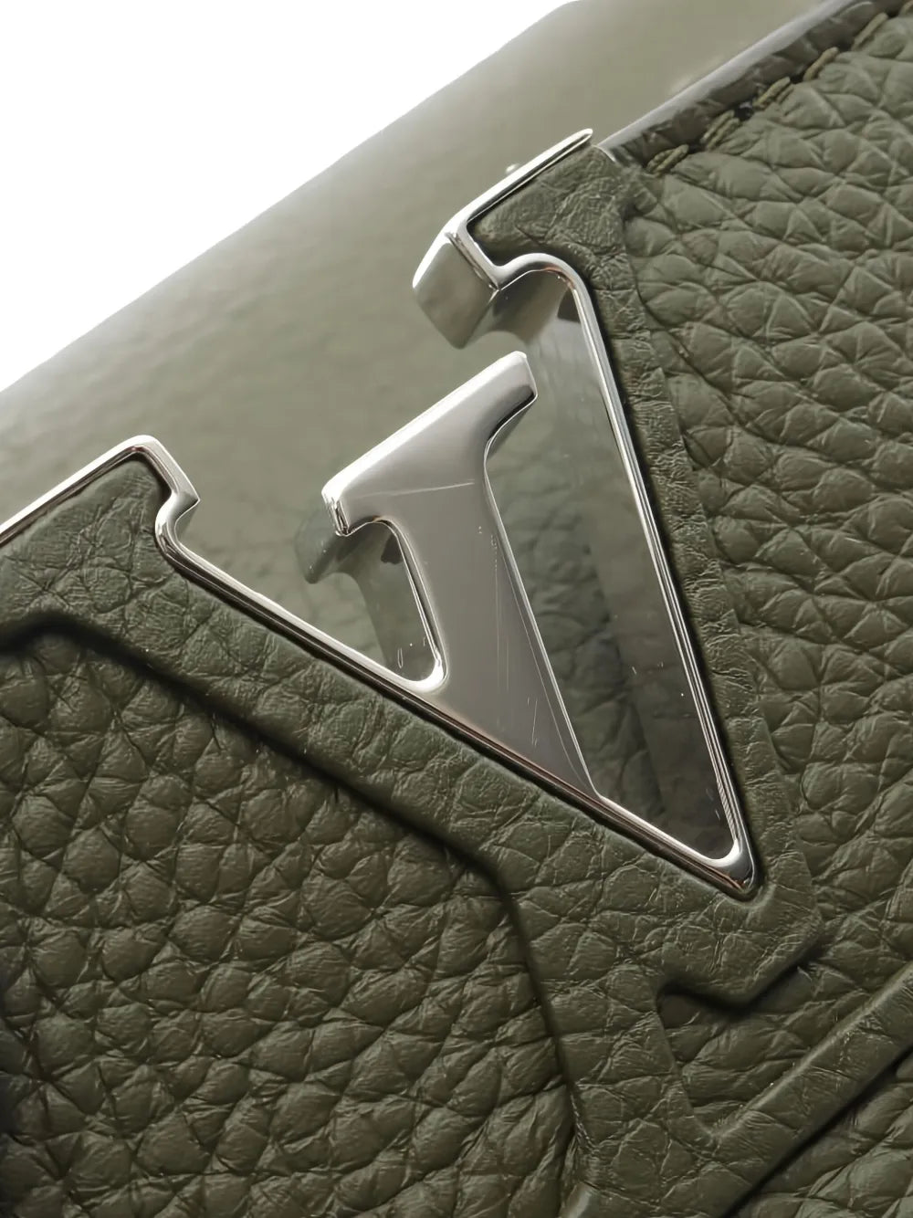 Pre-OwnedLouis Vuitton Pre-OwnedCapucines BB handbag