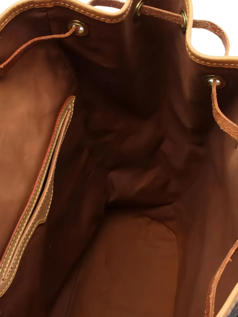 Pre-OwnedLouis Vuitton Pre-Ownedmonogram montsouris backpack