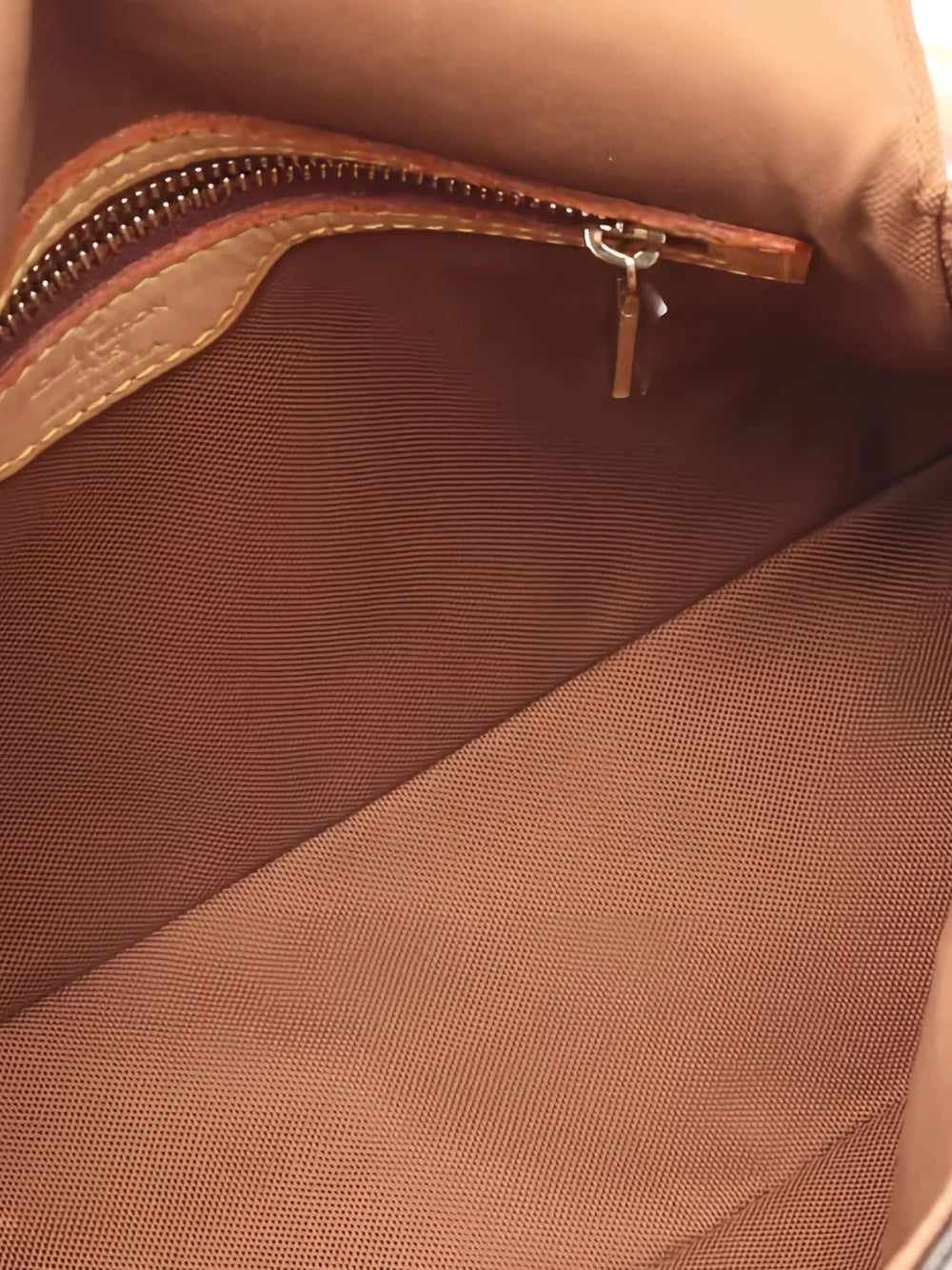 Pre-OwnedLouis Vuitton Pre-Ownedmini Looping shoulder bag