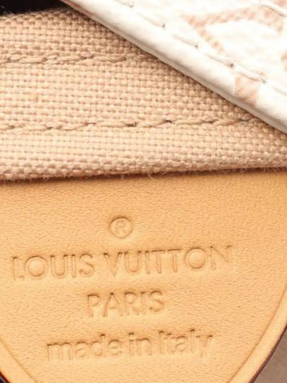 Pre-OwnedLouis Vuitton Pre-Owned2010s Atlantis GM Monogram shoulder bag