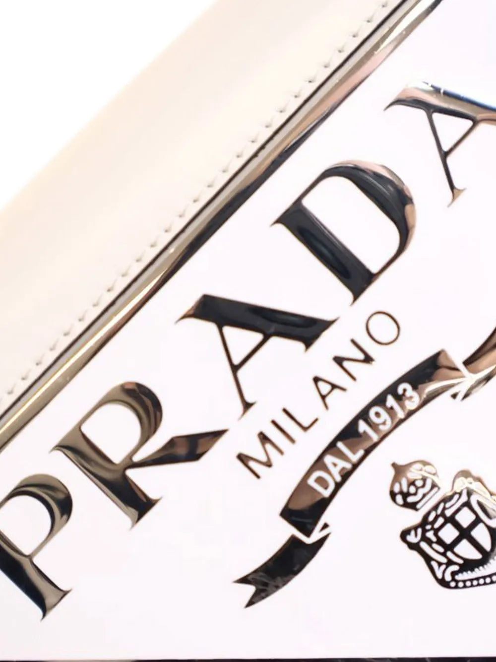 Pre-OwnedPrada Pre-Owned2013-2025 Spazzolato Triangle Logo Plate Flap Chain crossbody bag