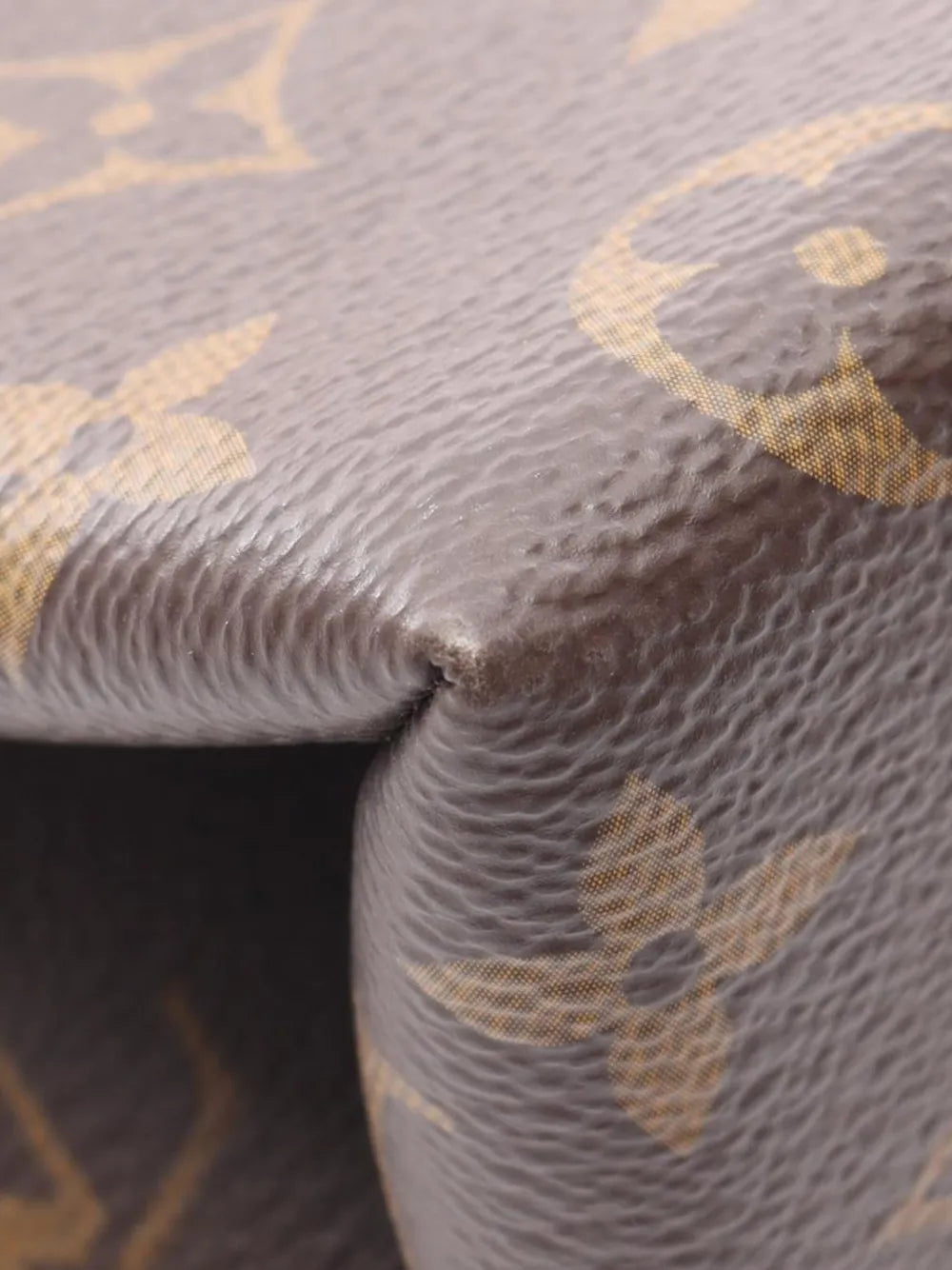 Pre-OwnedLouis Vuitton Pre-Owned2019 Monogram Locky BB satchel