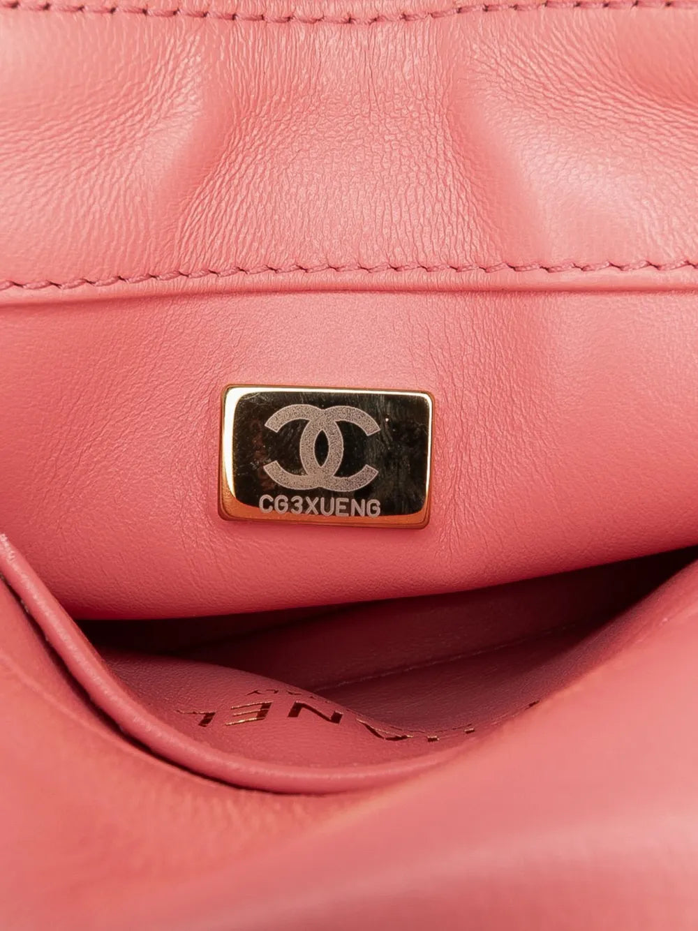 Pre-OwnedCHANEL Pre-Owned2021-2025 Mini Lambskin Pending CC Flap crossbody bag