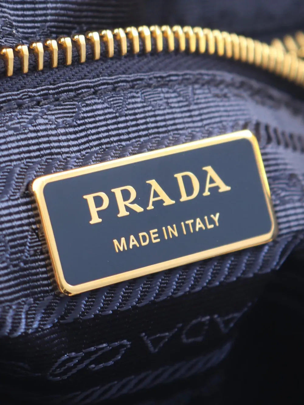 Pre-OwnedPrada Pre-Owned2013-2025 Small Re Nylon Mariner bucket bag