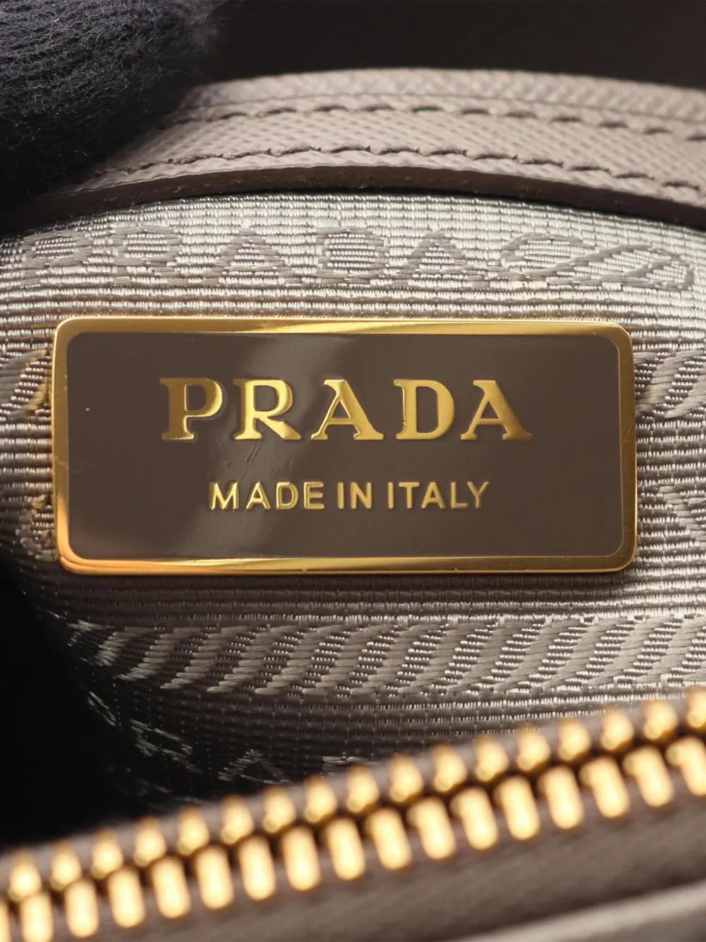 Pre-OwnedPrada Pre-Owned2013-2025 Saffiano Lux Galleria Double Zip Front Pocket satchel