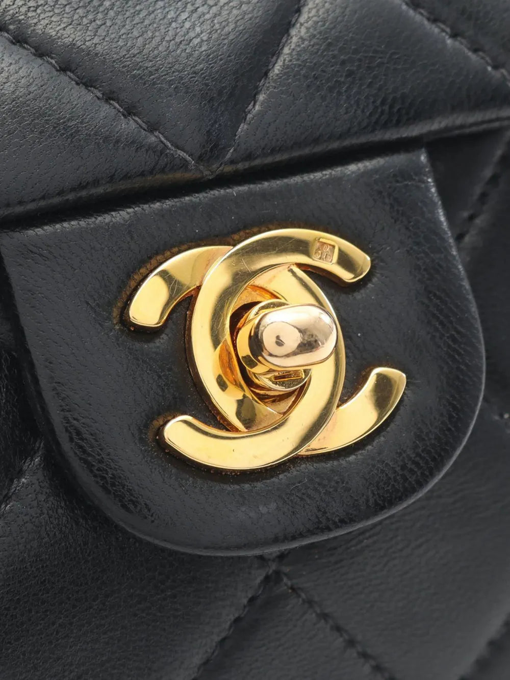 Pre-OwnedCHANEL Pre-Owned1991-1994 Small Square Quilted Lambskin Flap crossbody bag