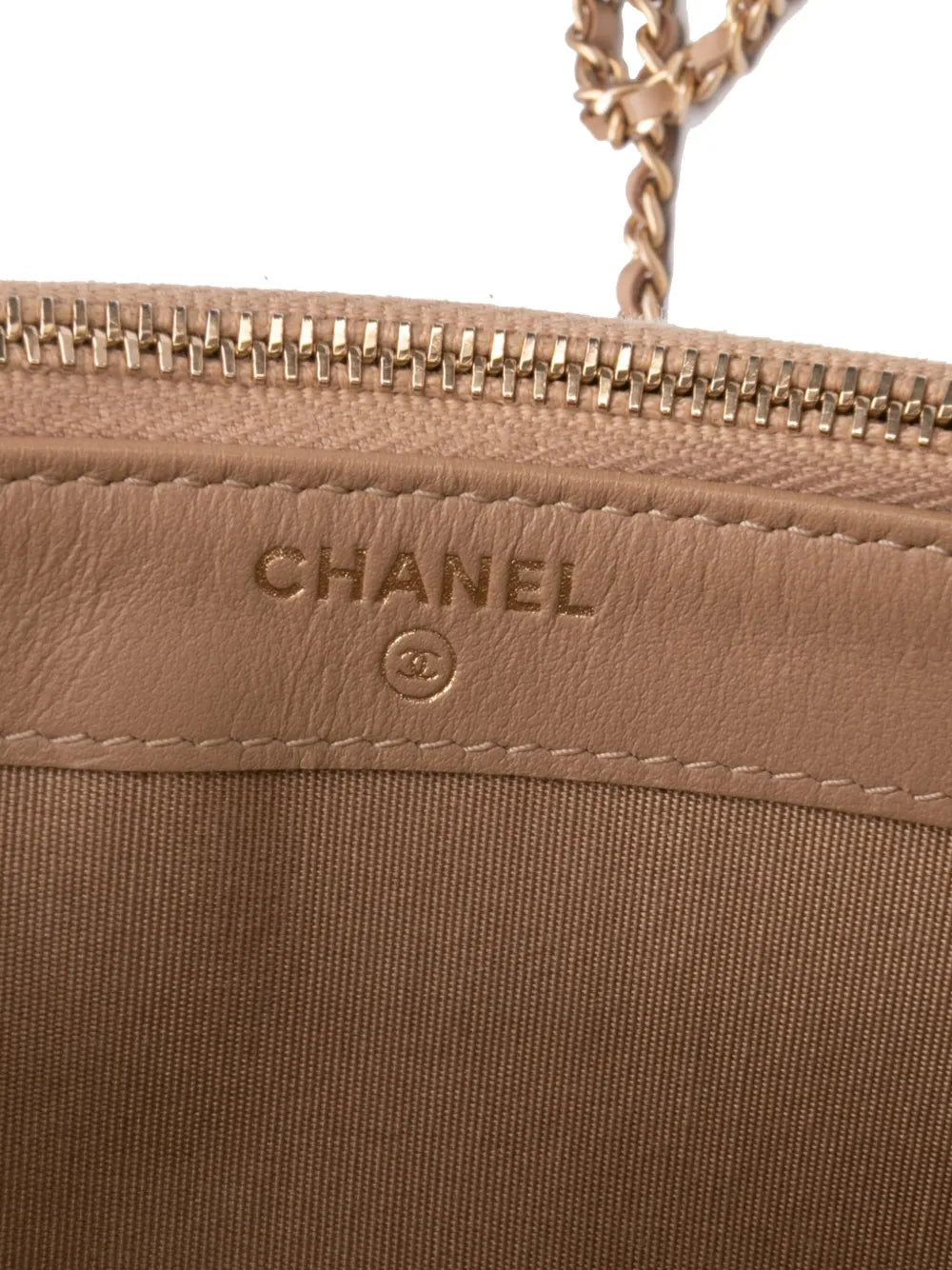 Pre-OwnedCHANEL Pre-Owned2018 Caviar CC Filigree crossbody bag