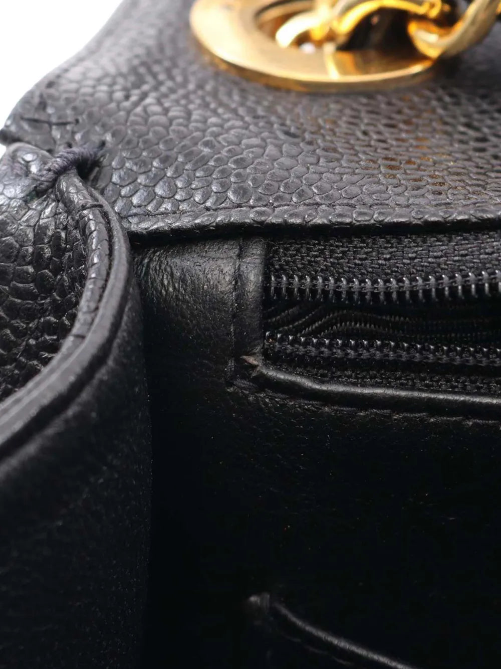 Pre-OwnedCHANEL Pre-Owned1994-1996 Jumbo CC Diagonal Quilted Caviar Flap shoulder bag