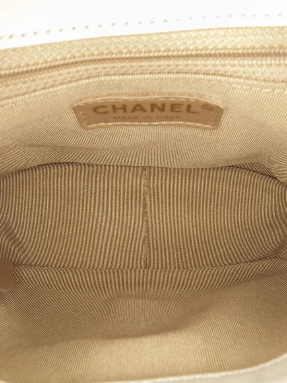 Pre-OwnedCHANEL Pre-Owned2019 Quilted Lambskin Studded Beauty Begins Flap satchel
