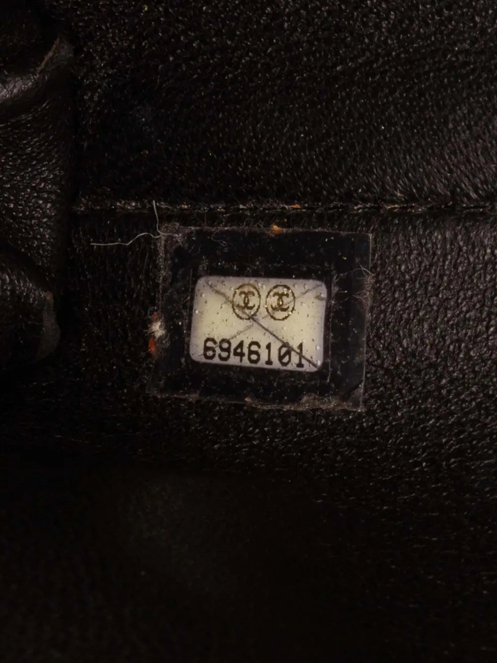 Pre-OwnedCHANEL Pre-Owned2000-2002 Quilted Lambskin Chocolate Bar shoulder bag