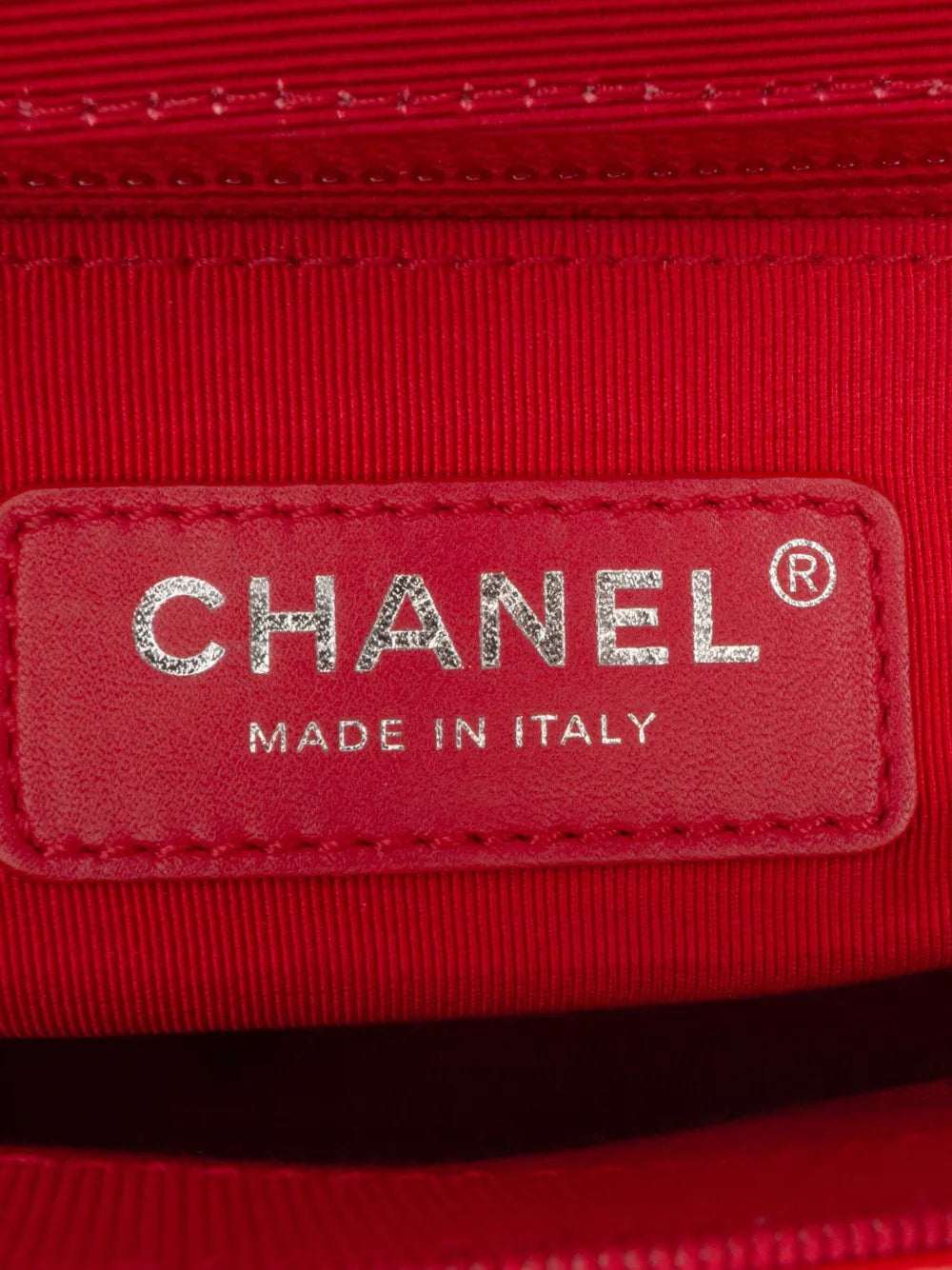 Pre-OwnedCHANEL Pre-Owned2018 CC Quilted Crumpled Calfskin and Grosgrain Flap crossbody bag